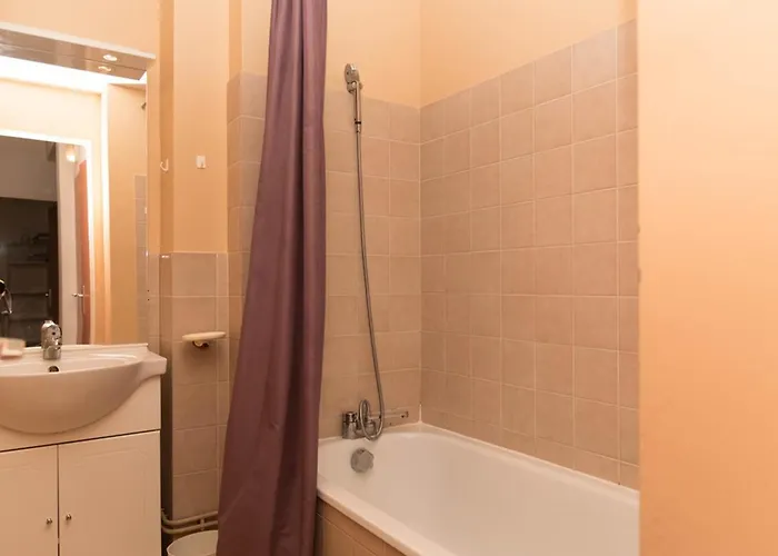 T2 Cabine, 4 Pers, Vue Mer, Parking, A 10m - Fr-1-803-61 * Le Lavandou